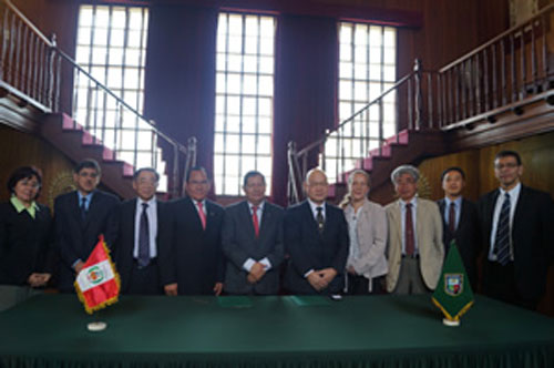 山形大学ペルーのラ・モリーナ国立農業大学、カトリカ大学と交流協定締結